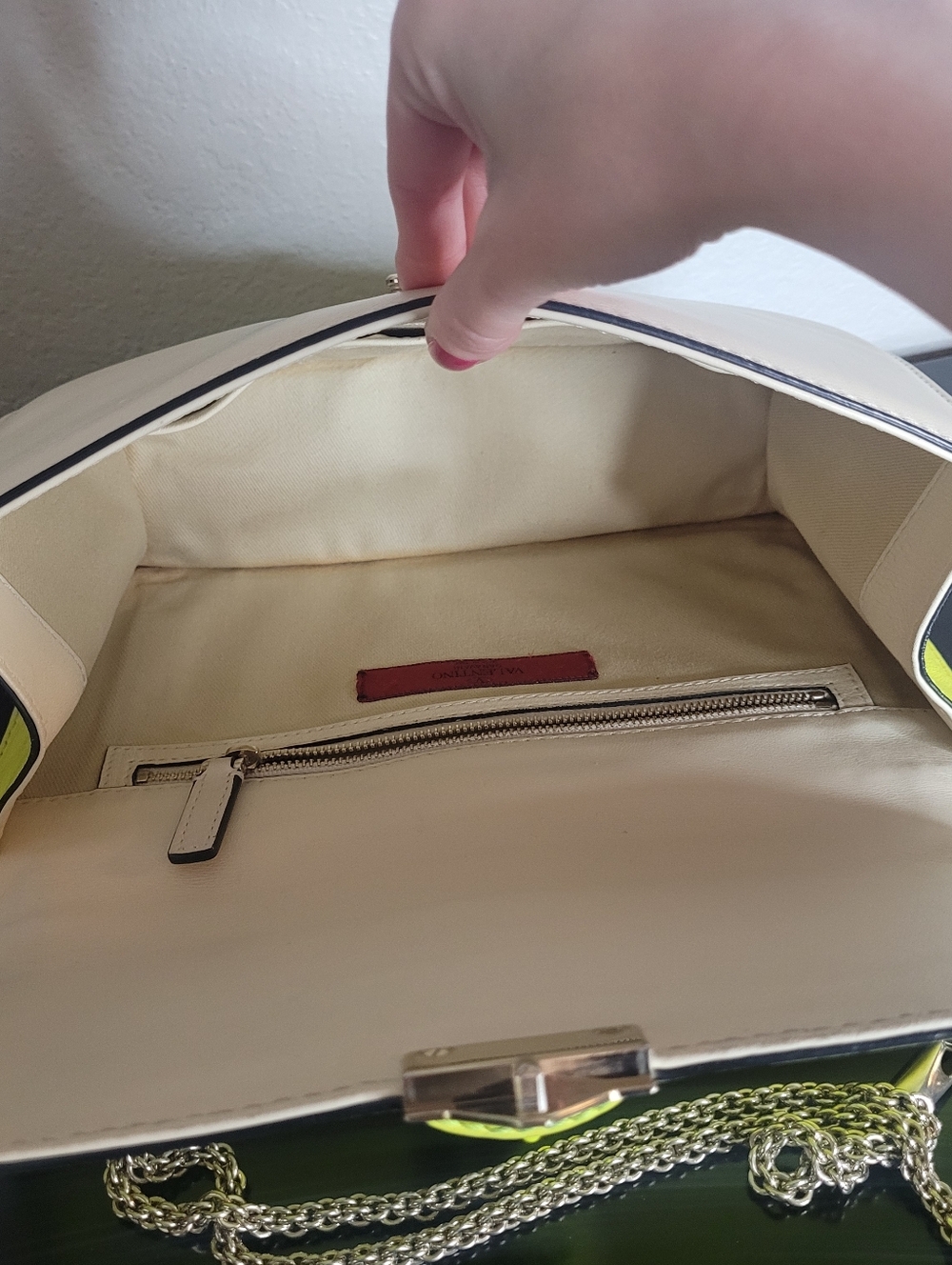 Valentino Garavani Glam Lock flap shoulder bag - Picture 12 of 15